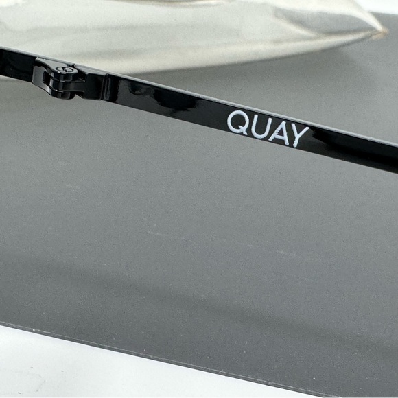 Quay Australia JEZABELL Polarized excellent condition - Picture 3 of 13